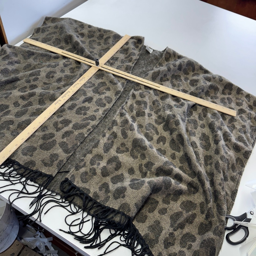 Woolrich Poncho Womens OS Brown Lana Leopard Print Fringe Open Front Wrap - Picture 7 of 7